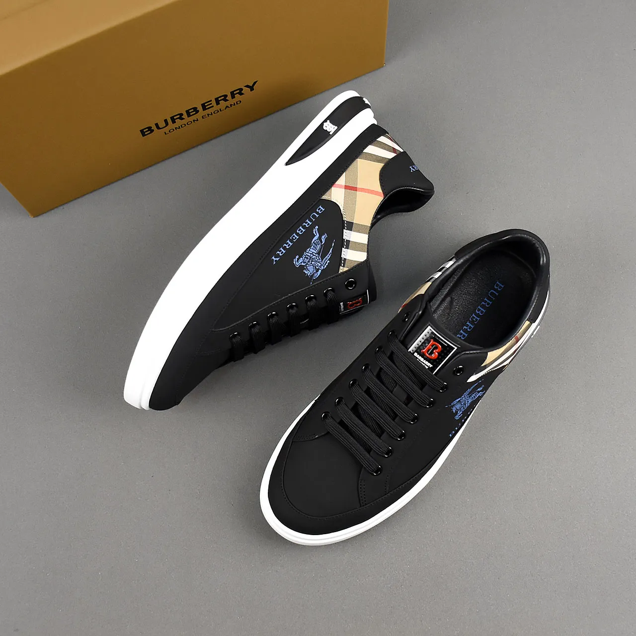 PP400⛳️⛳️⛳️Burberry [Burberry] fashionable sports and casual shoes, the upper is made of first-layer cowhide with plaid material, first-layer pigskin lining, and rubber outsole. Men's size 38-44.